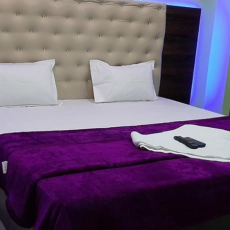 Hotel Radhe Krishna Adilabad Extérieur photo